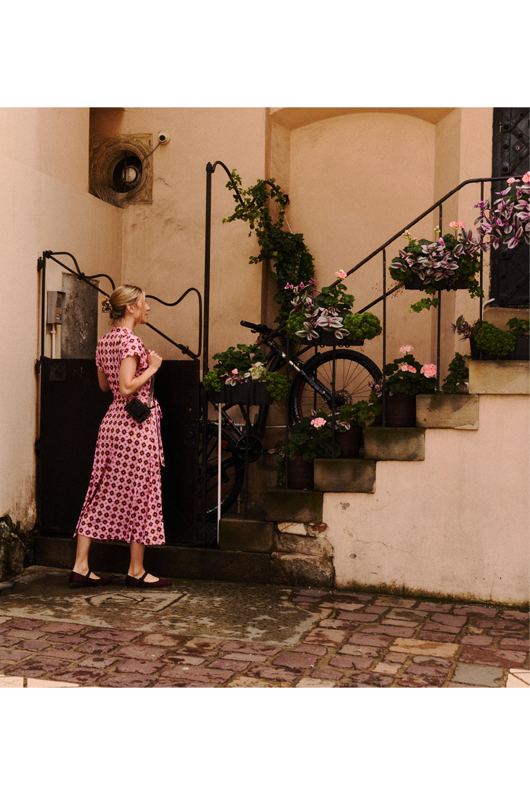 Dress TOMORROW WILL BE OURS print The Best of the 70s Small Flowers