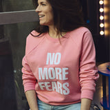 Różowy sweter z napisem NO MORE FEARS, modny i wygodny, idealny na codzienne stylizacje